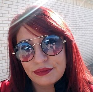 Meet your Posher, Evie